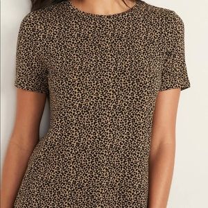 Old navy Leopard tee